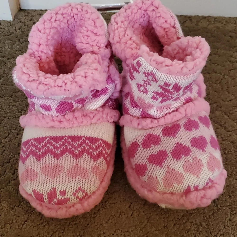 Girls SKIDDERS Knitted Bootie Slippers Sherpa Trim Size  12/13 1/2 heart NWT